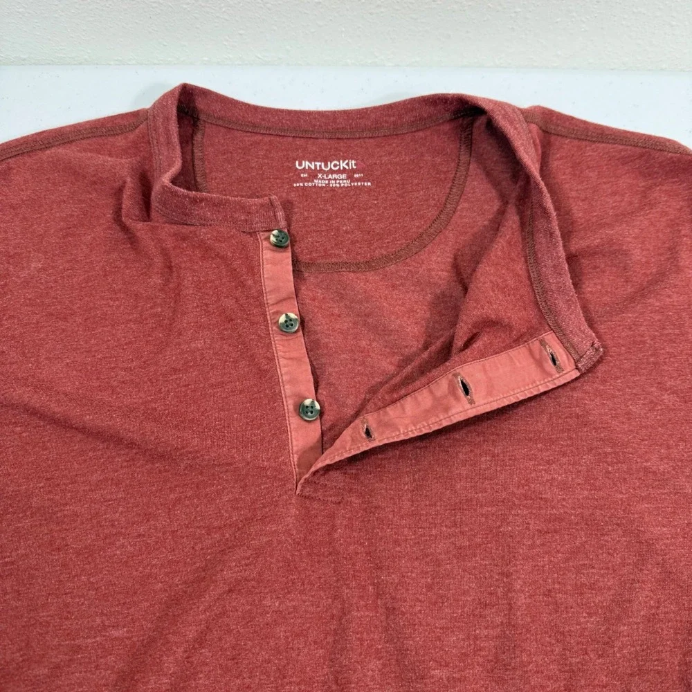 UNTUCKit Albariño Red Long Sleeve Henley Shirt‎ Men's X-Large EUC